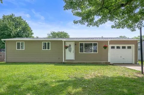 2904 S Walnut St, Yorktown, IN 47396
