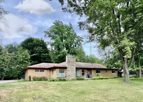1201 Edgewood Dr, Warsaw, IN 46580