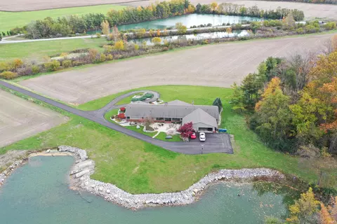 5933 Hoagland Rd, Hoagland, IN 46745