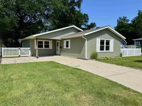 1315 Magnolia Ave, Elkhart, IN 46514