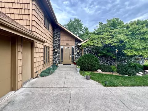408 Duryea Dr, Auburn, IN 46706 photo 2