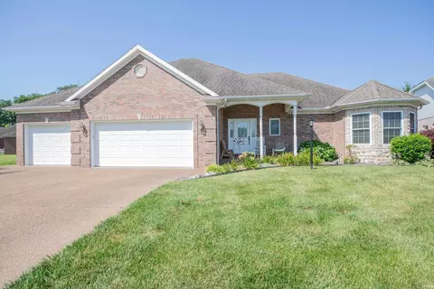 10640 Bernadette Dr, Evansville, IN 47725