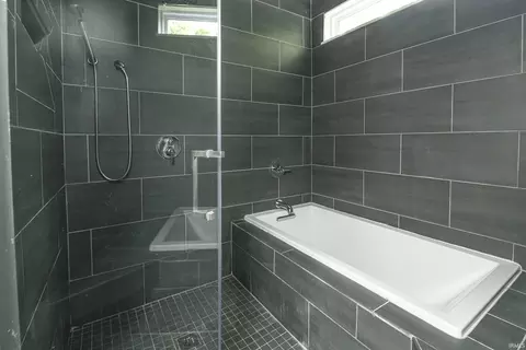 Bath - 3809 E Tamarron Dr, Bloomington, IN 47408 photo 2 of 4