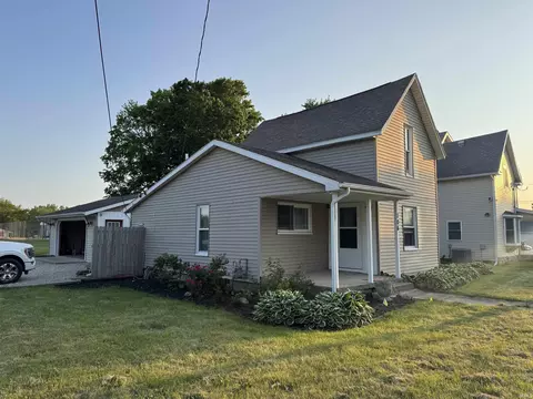 106 Vandalia St, La Paz, IN 46537