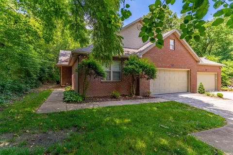 1530 Village Ct, Evansville, IN 47725