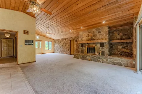Living - 425 Val Ln, Marion, IN 46952 photo 6 of 7