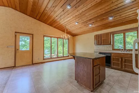Kitchen - 425 Val Ln, Marion, IN 46952 photo 5 of 5