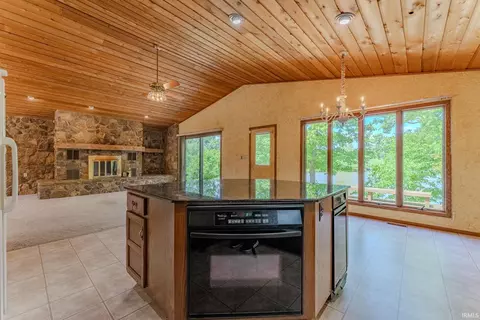 Kitchen - 425 Val Ln, Marion, IN 46952 photo 4 of 5