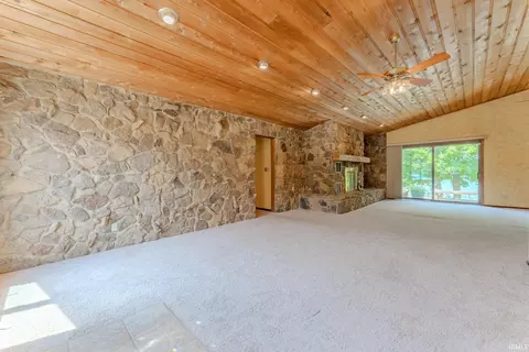 Living - 425 Val Ln, Marion, IN 46952 photo 4 of 7