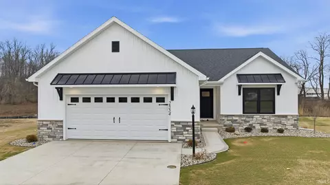 2554 Timberstone Dr E, Elkhart, IN 46516