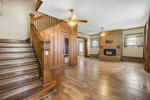 408 E Main St, Butler, IN 46721 photo 10
