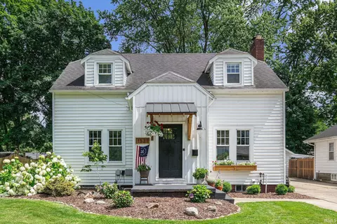 1521 E Beardsley Ave, Elkhart, IN 46514