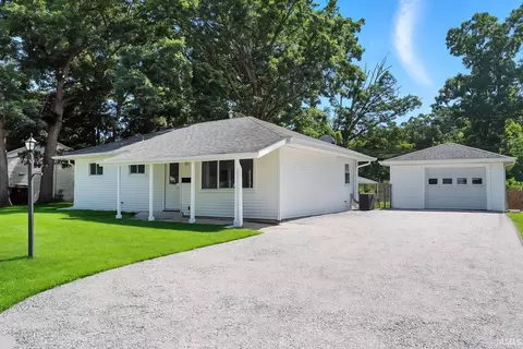 6031 Southcrest Rd, Fort Wayne, IN 46816