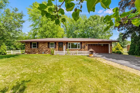 2801 Sharon St, Winona Lake, IN 46590