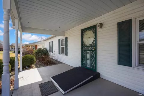 2854 Hillside Dr, Bedford, IN 47421 photo 4
