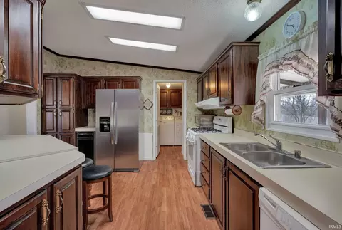 2854 Hillside Dr, Bedford, IN 47421 photo 8