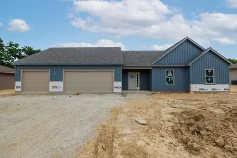 980 E Hawthorn Ln, Columbia City, IN 46725