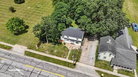 615 E Main St, Butler, IN 46721 photo 2