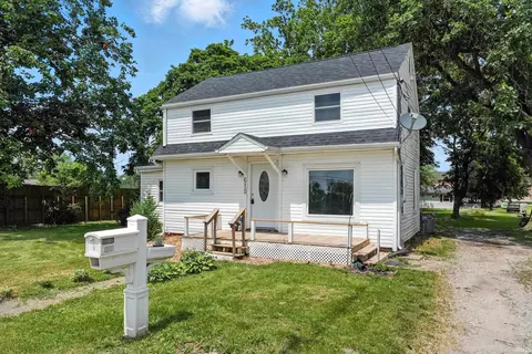 615 E Main St, Butler, IN 46721 photo 5