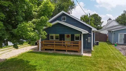 10127 E Tennessee St, Oakland City, IN 47660