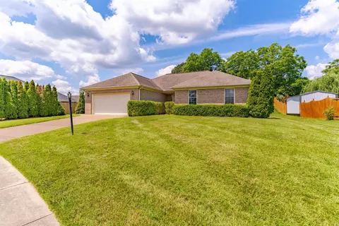 11820 Breckenridge Dr, Evansville, IN 47725