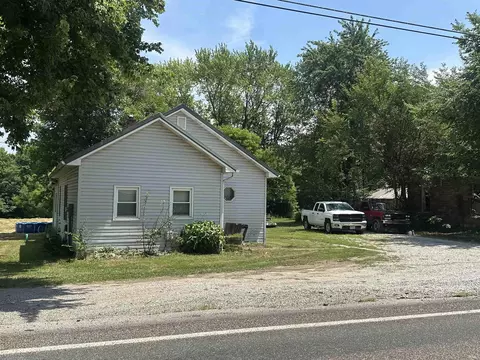 5247 S State Rd 61 Hwy, Winslow, IN 47598