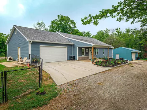 1500 Pelzer Rd, Boonville, IN 47601