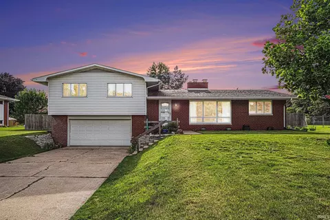 55921 Kathryn Dr, Elkhart, IN 46514