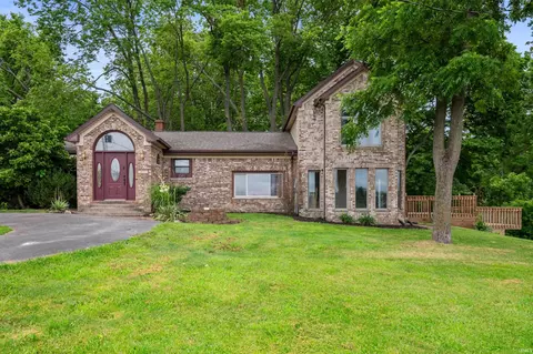 811 S 1225 W, Parker City, IN 47368