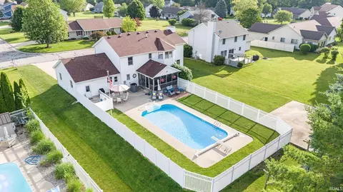 808 Lydia Dr, Warsaw, IN 46580