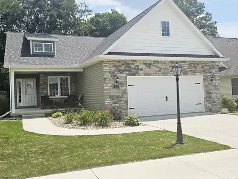 2120 Creekside Blvd, Plymouth, IN 46563