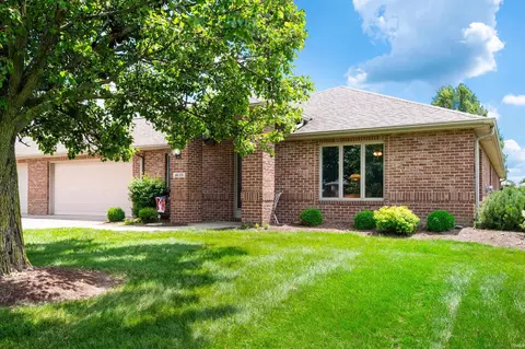 1625 S Patriot Dr, Yorktown, IN 47396