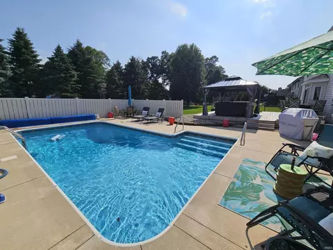 11488 Harbridge Dr, Granger, IN 46530 photo 3