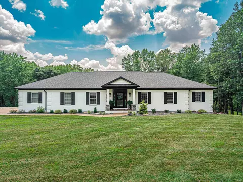 7801 Woodridge Dr, Wadesville, IN 47638