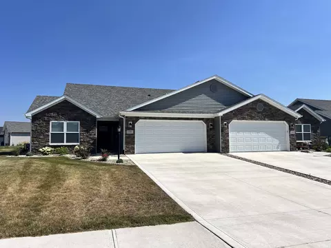 3903 Gussie Ct, Warsaw, IN 46582