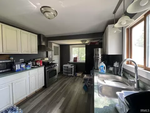 235 E Marion St, Waterloo, IN 46793 photo 5