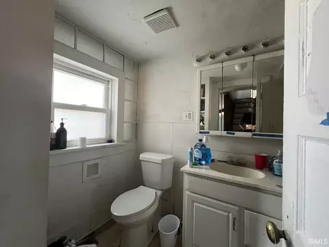 235 E Marion St, Waterloo, IN 46793 photo 10