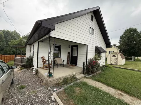 305 N Mill St, Winslow, IN 47598