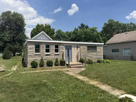 301 E Patterson St, Lakeville, IN 46536