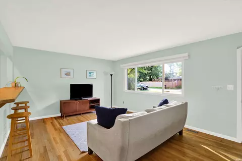 Living - 3508 E Morningside Dr, Bloomington, IN 47408 photo 2 of 4