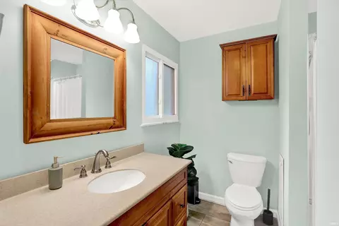 Bath - 3508 E Morningside Dr, Bloomington, IN 47408 photo 2 of 3