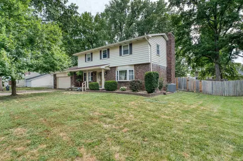 6819 Pinehurst Dr, Evansville, IN 47711