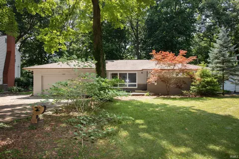 1527 Summit Dr, West Lafayette, IN 47906