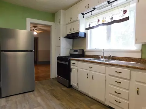 Kitchen - 301 E Main St, Mentone, IN 46539 photo 3 of 3