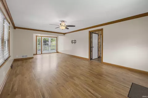 Living - 149 E State Road 56, Jasper, IN 47546 photo 4 of 6