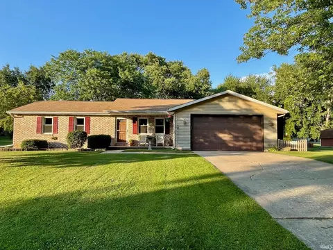 10660 Dennis Dr, Plymouth, IN 46563