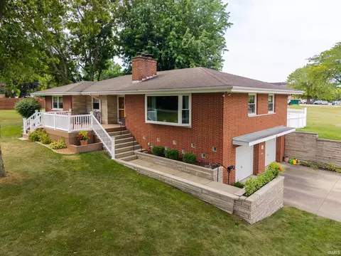 403 W Steuben St, Lagrange, IN 46761 photo 4