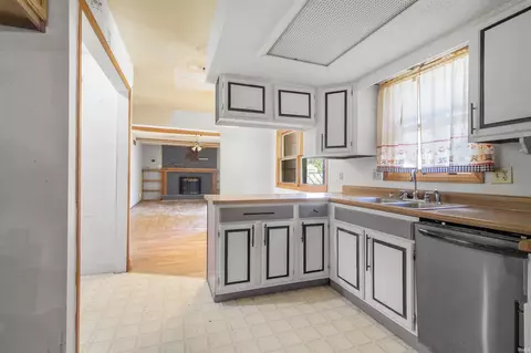 Kitchen - 933 E Bocock Rd, Marion, IN 46952 photo 3 of 3