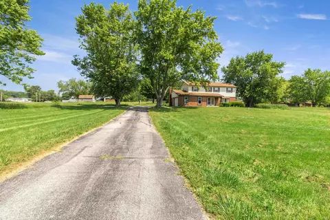 Exterior - 933 E Bocock Rd, Marion, IN 46952 photo 7 of 9