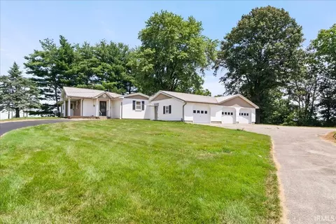 570 S 1225 E, Oakland City, IN 47660